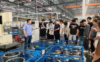 机械企业精神短视频制作 “小院精神”赋能“青木计划”——河科大食品学子“万谷机械行”